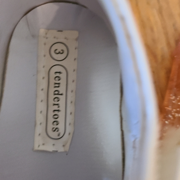 bundle of 3 baby girl shoes - Picture 7 of 7